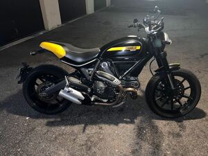 DUCATI SCRAMBLER 800 FULL THROTTLE