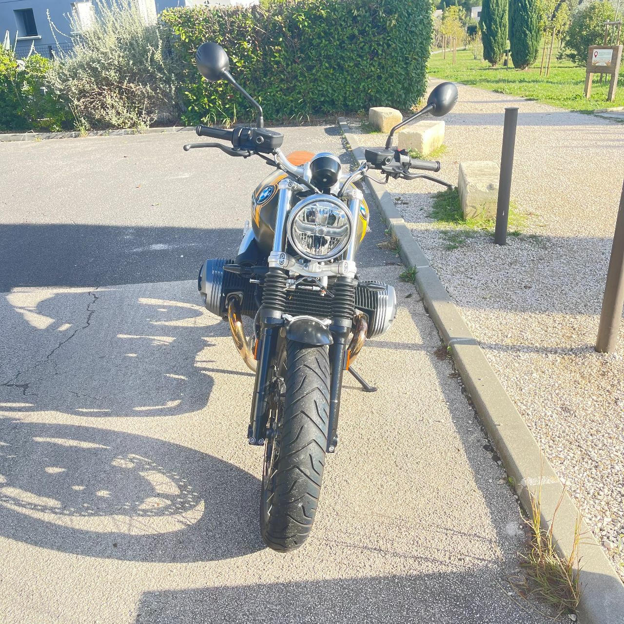 Photo BMW R NINE T SCRAMBLER