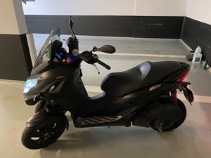PIAGGIO MP3 300 HPE SPORT
