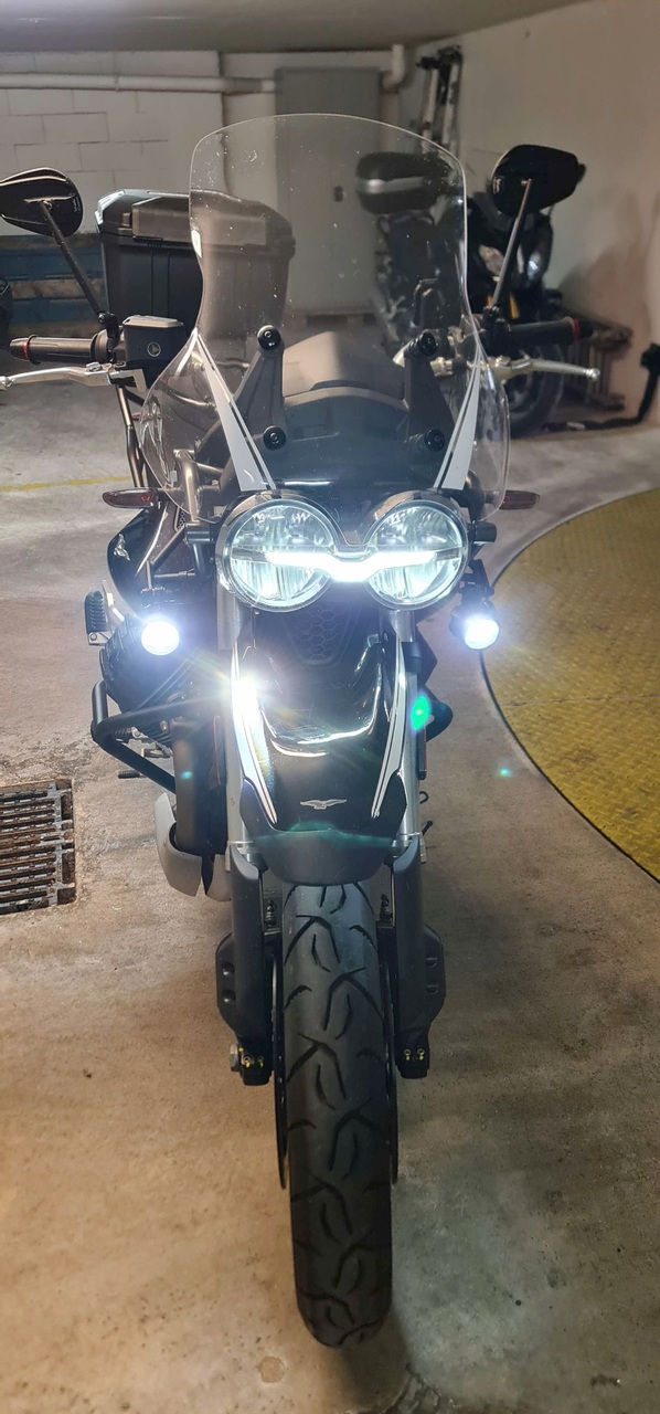 Photo MOTO GUZZI V 85 TT