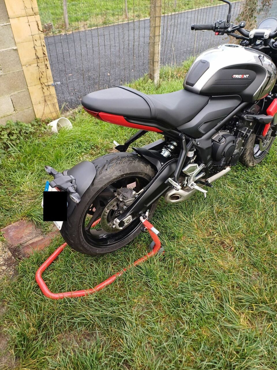 Photo TRIUMPH TRIDENT 660