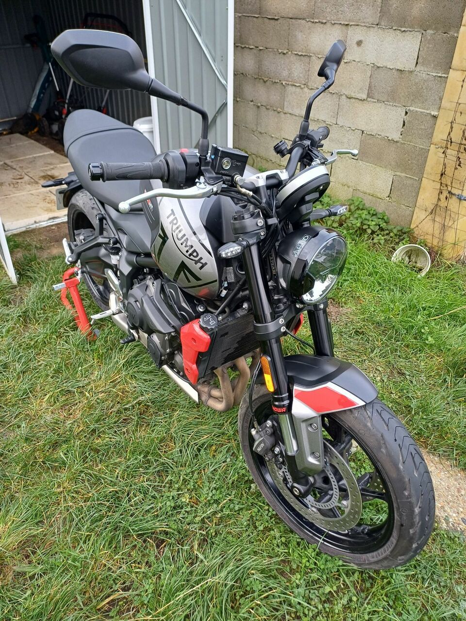 Photo TRIUMPH TRIDENT 660
