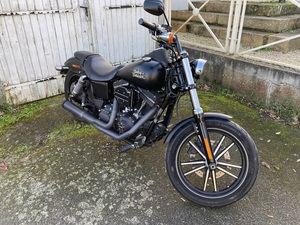 HARLEY DAVIDSON STREET BOB 1690