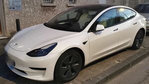 TESLA MODEL 3