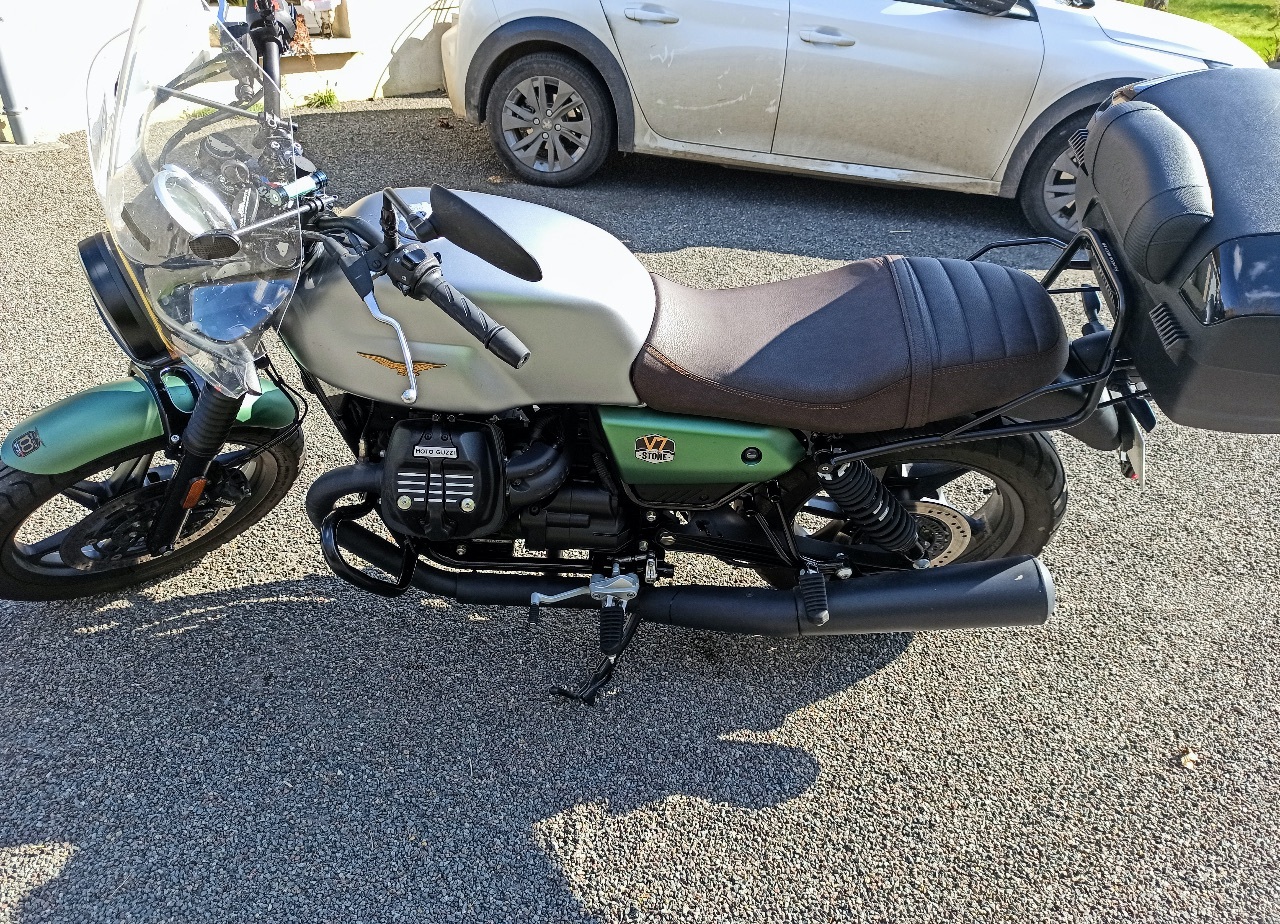 Photo MOTO GUZZI V7 IV STONE