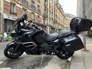 TRIUMPH TROPHY 1200 SE