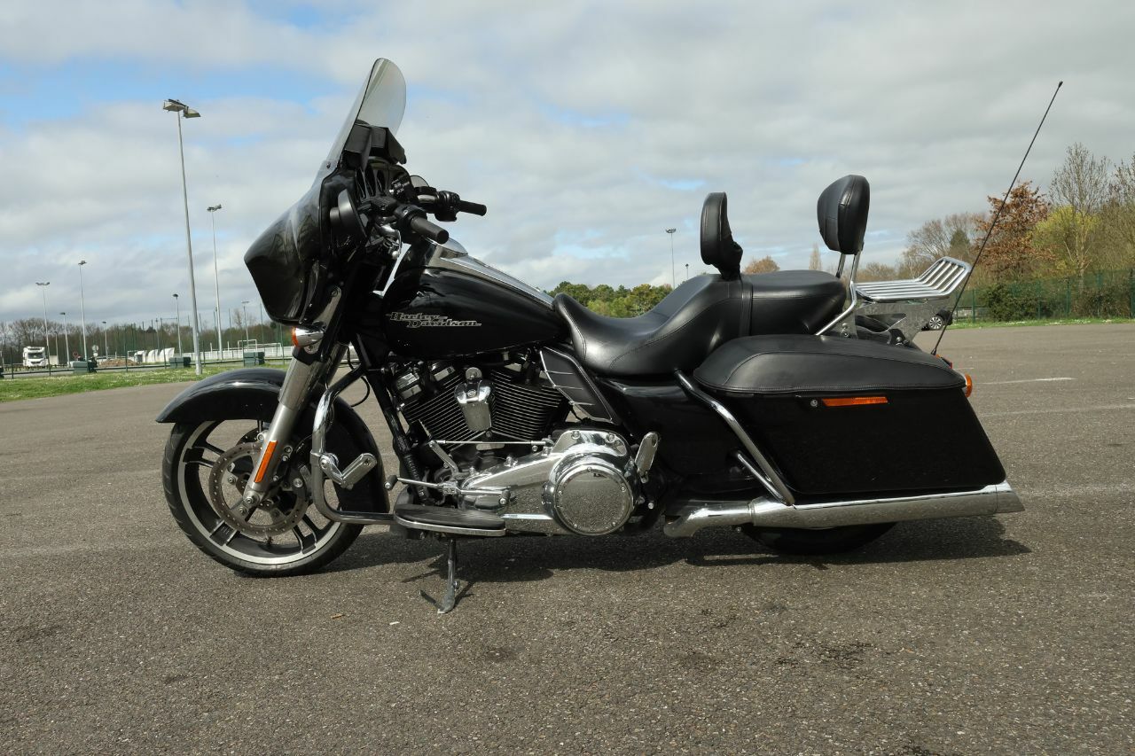 Photo HARLEY DAVIDSON FLHXS