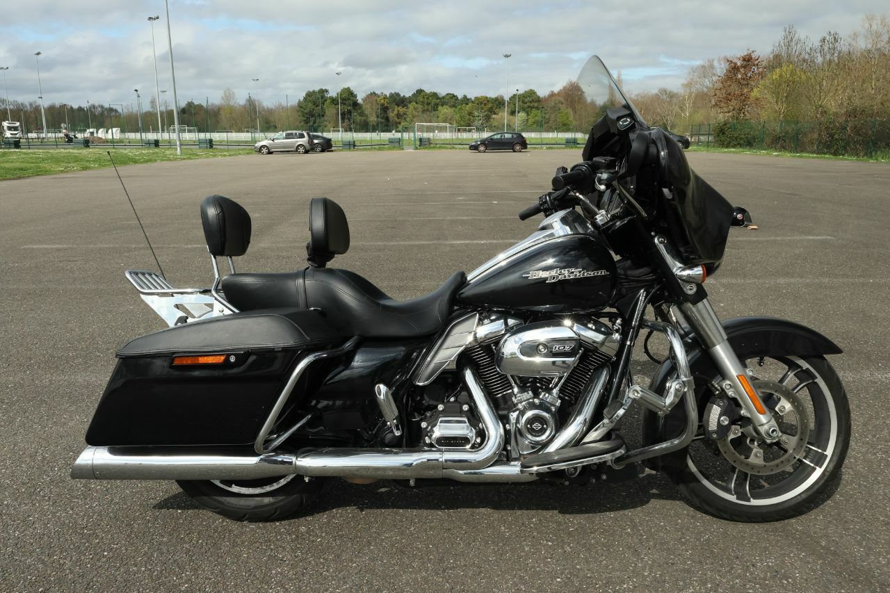 Photo HARLEY DAVIDSON FLHXS