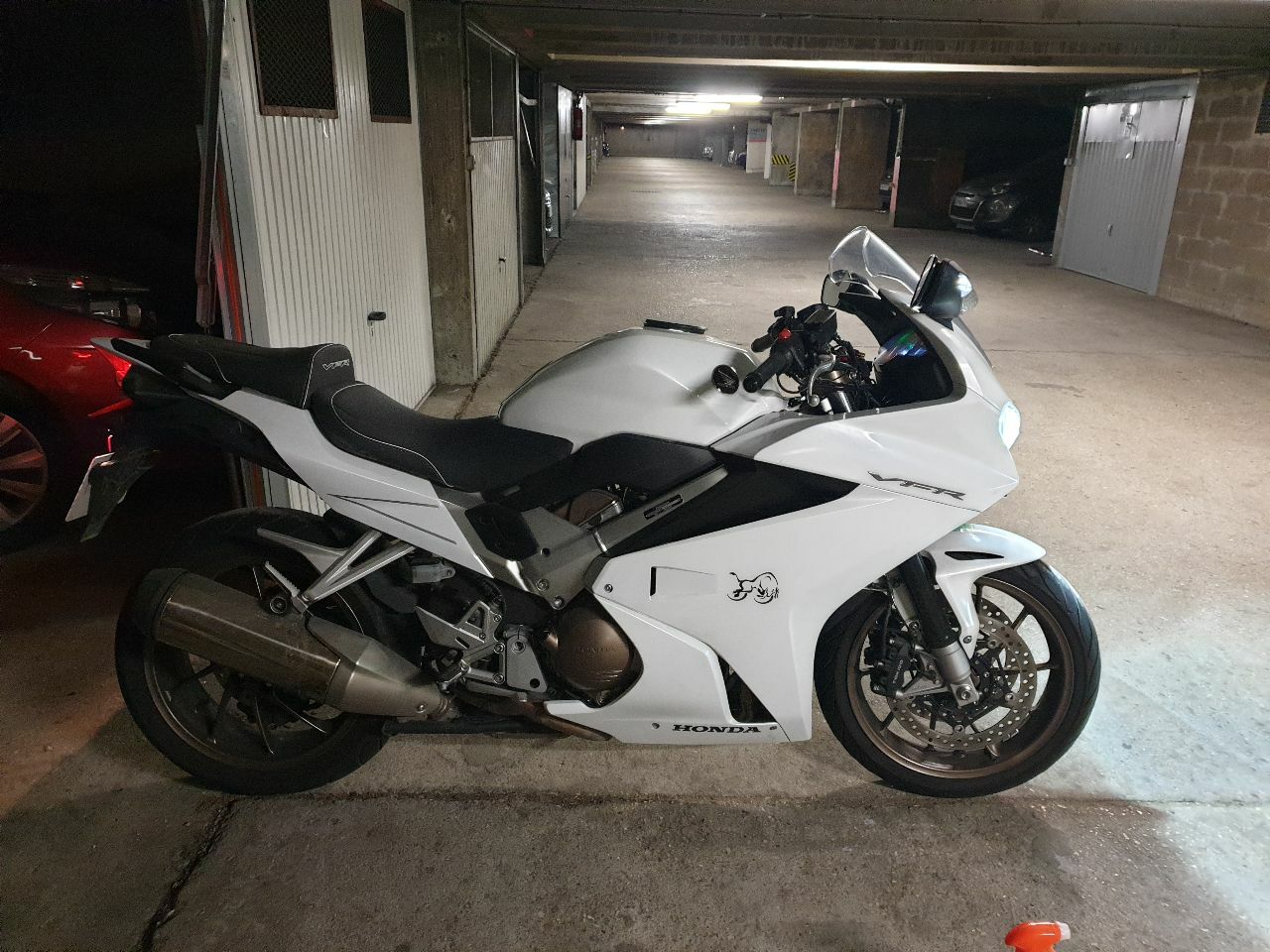Photo HONDA VFR 800