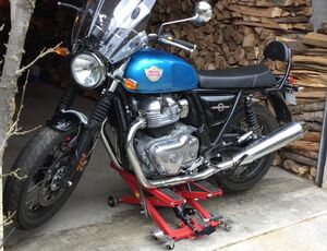 ROYAL ENFIELD INTERCEPTOR 650