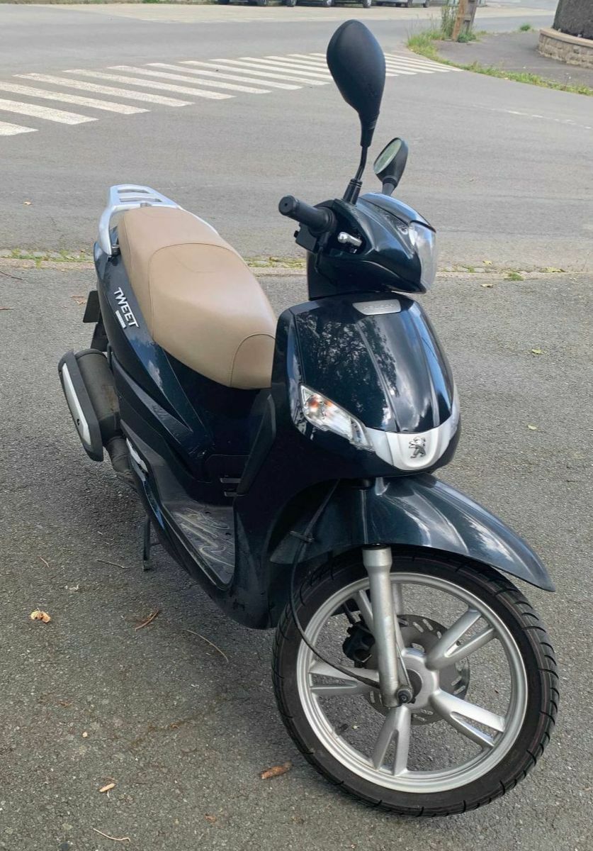 Photo PEUGEOT TWEET