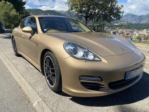PORSCHE PANAMERA
