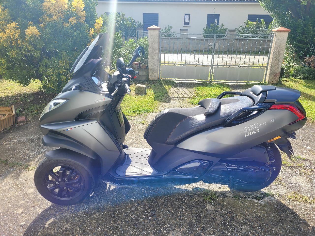 Photo PEUGEOT METROPOLIS