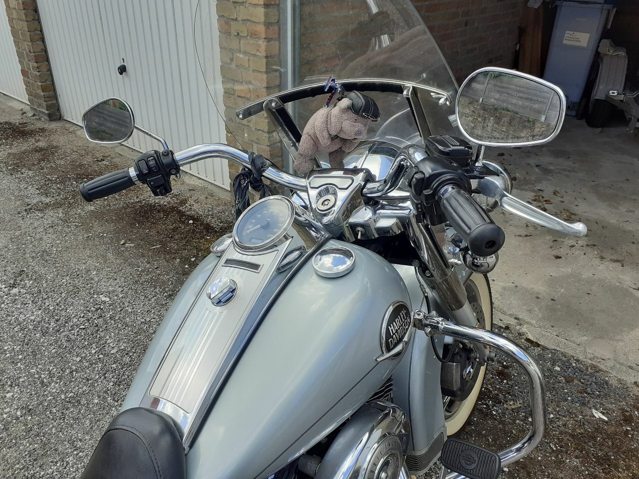 Photo HARLEY DAVIDSON FLH