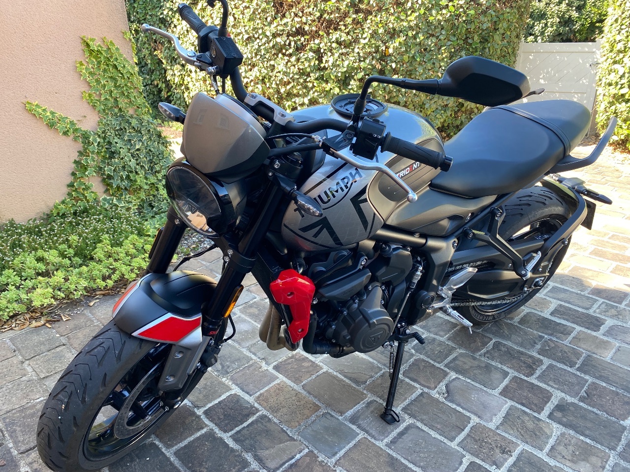 Photo TRIUMPH TRIDENT