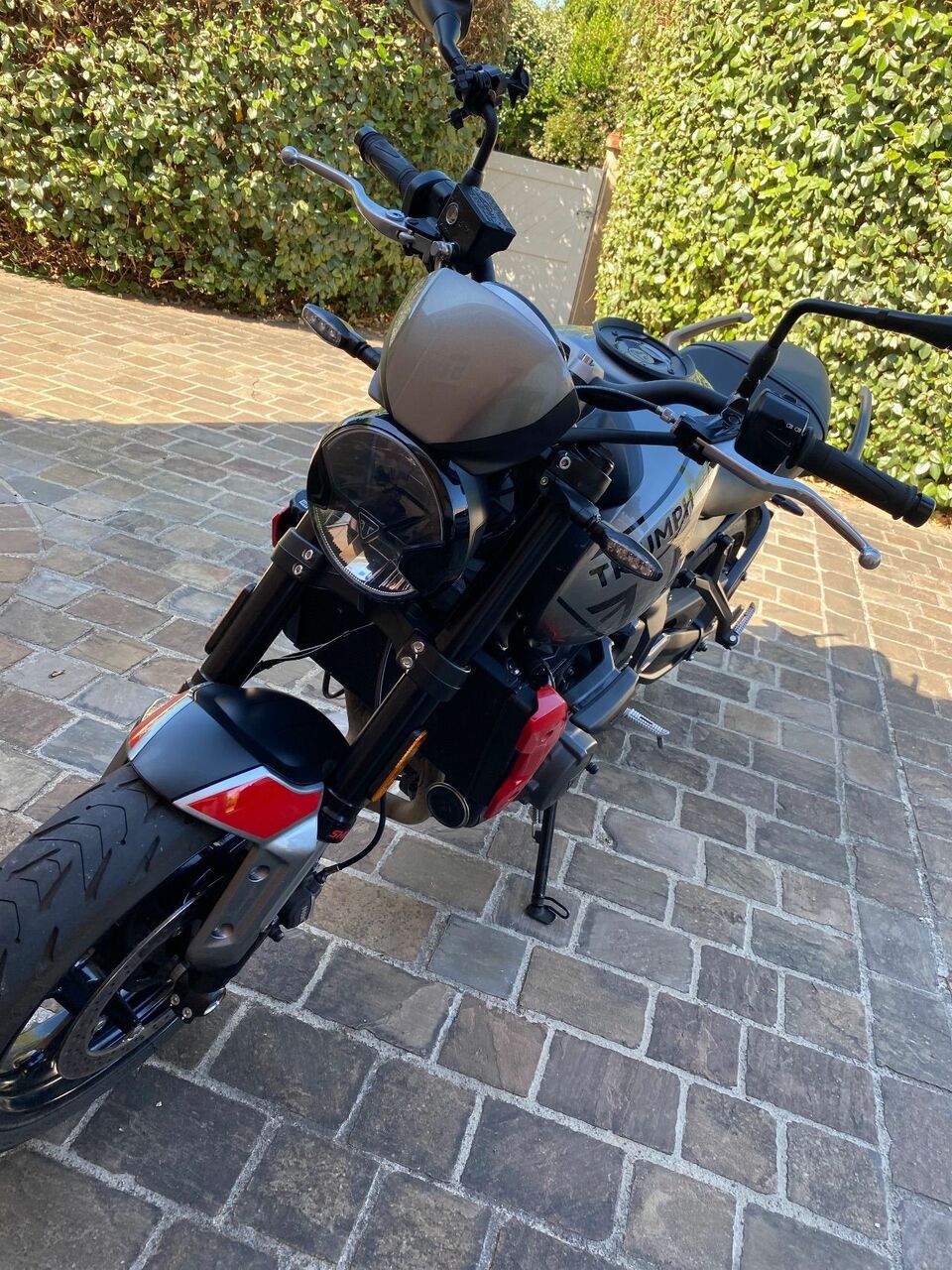 Photo TRIUMPH TRIDENT