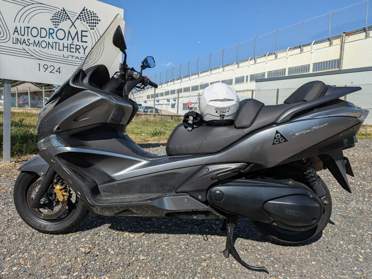 Photo HONDA FJS 600