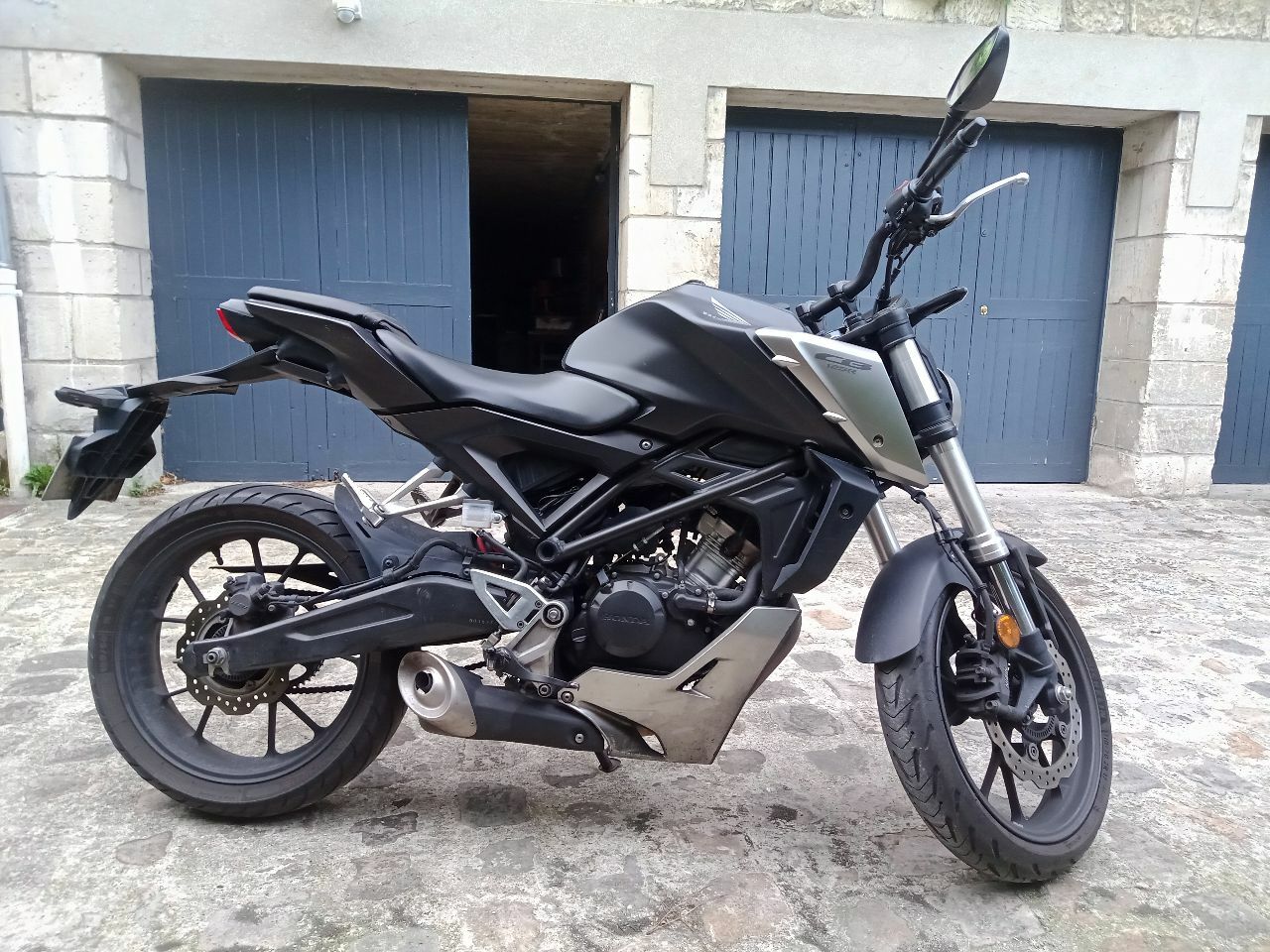 Photo HONDA CB 125 R ABS