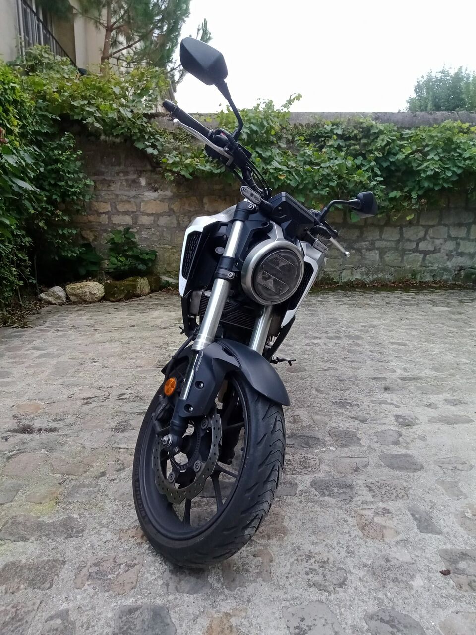 Photo HONDA CB 125 R ABS