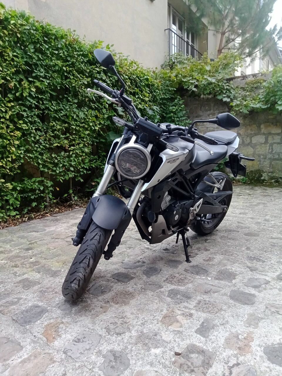 Photo HONDA CB 125 R ABS