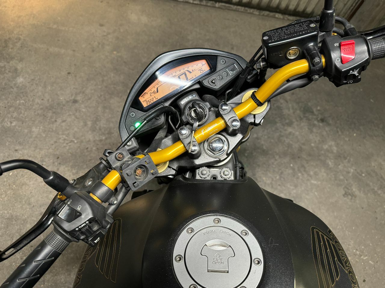 Photo HONDA CB 600 F