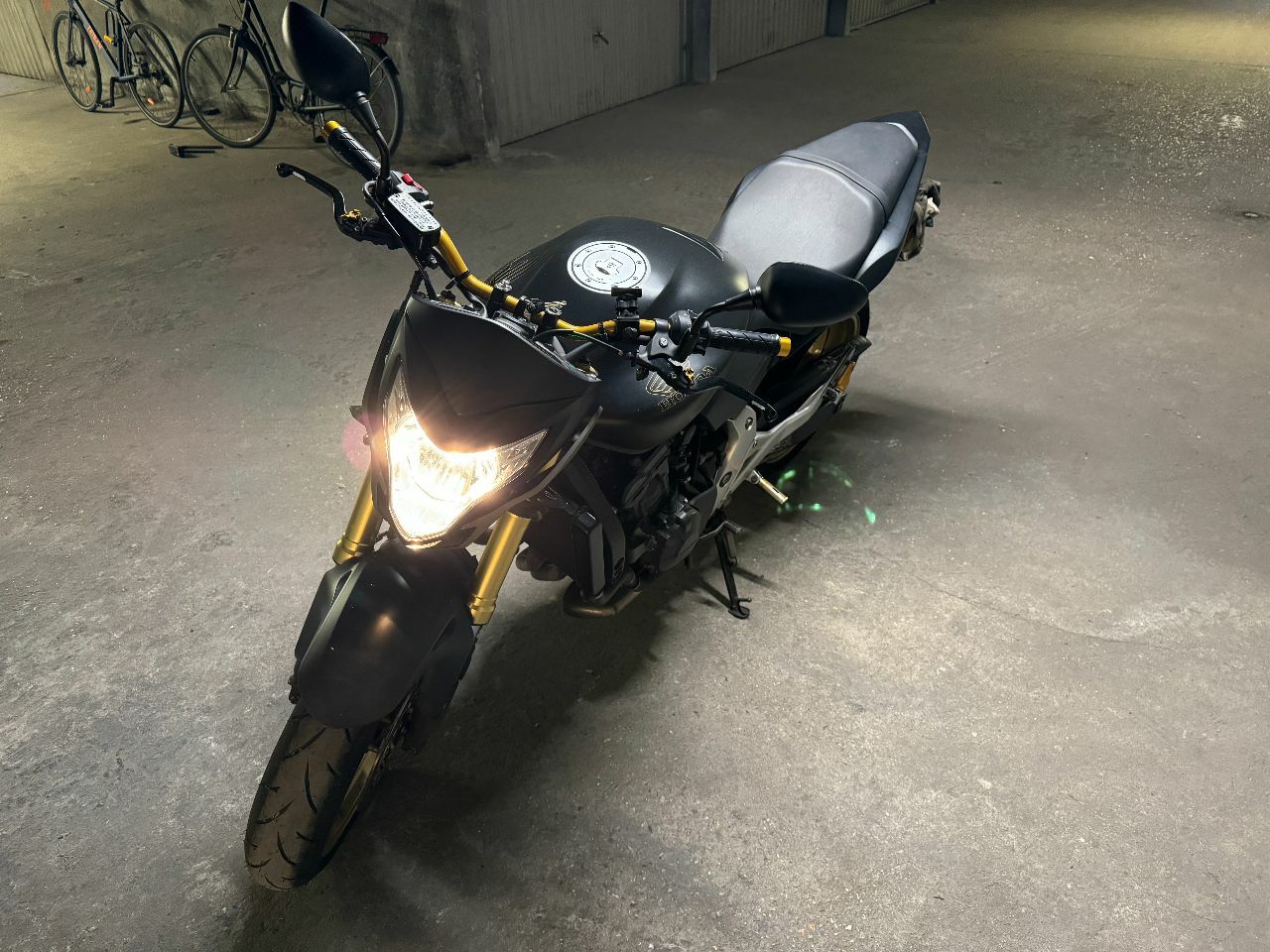 Photo HONDA CB 600 F