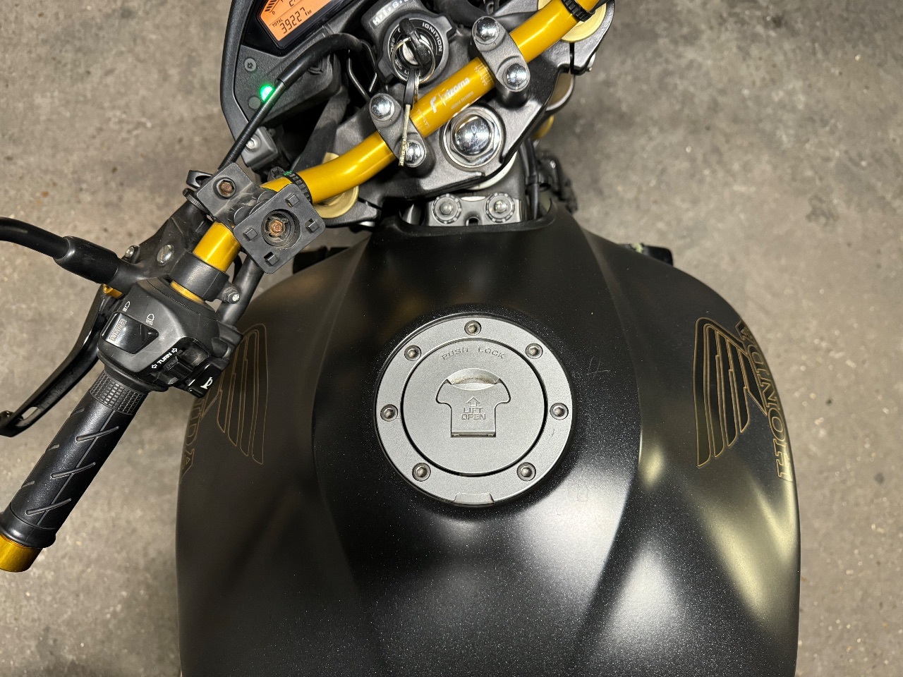 Photo HONDA CB 600 F