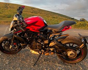 MV AGUSTA BRUTALE 800 DRAGSTER