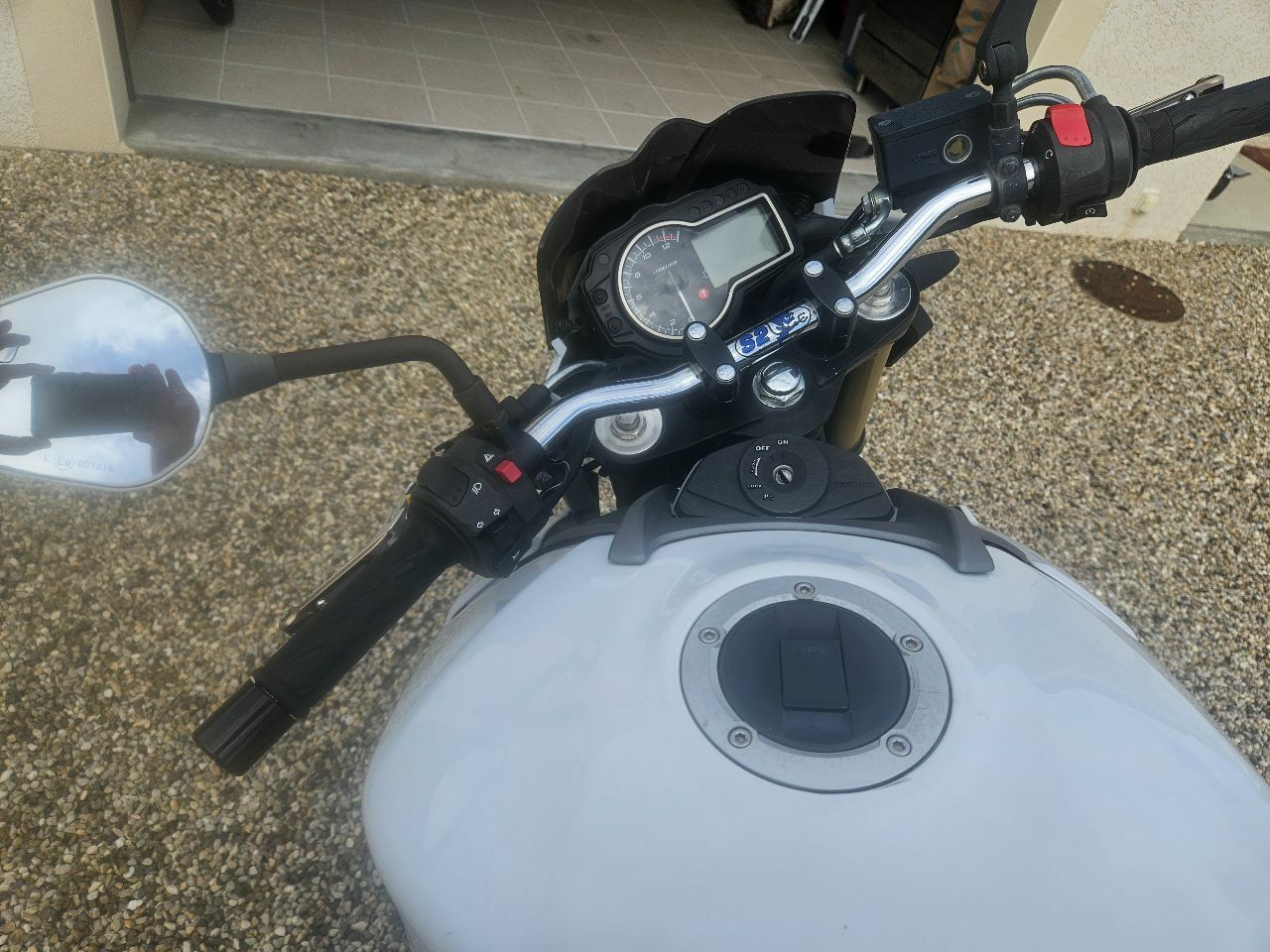 Photo SUZUKI GSR 750