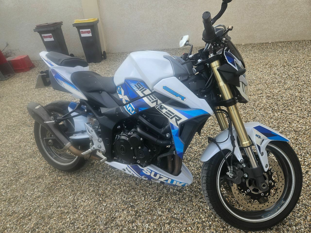 Photo SUZUKI GSR 750