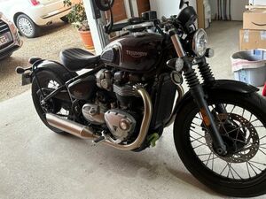 TRIUMPH BOBBER 1200