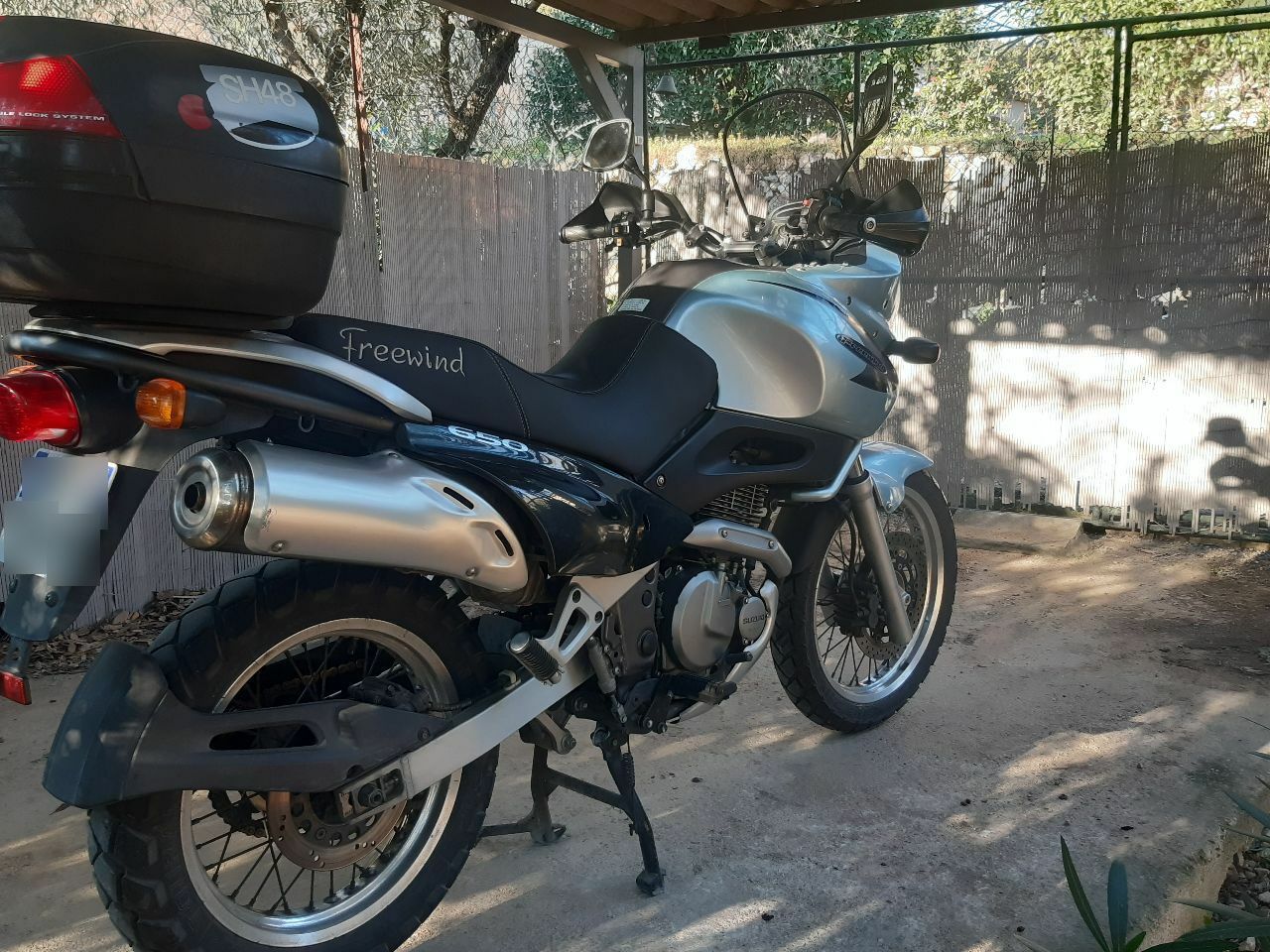 Photo SUZUKI FREEWIND 650