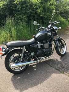 TRIUMPH BONNEVILLE 865 T100 PHANTOM BLACK