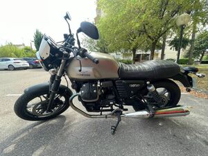 MOTO GUZZI V7 II STONE 750