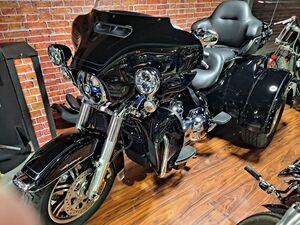 HARLEY DAVIDSON FLHTCUTG