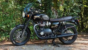 TRIUMPH BONNEVILLE T120 BLACK