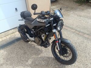 HUSQVARNA SVARTPILEN 401