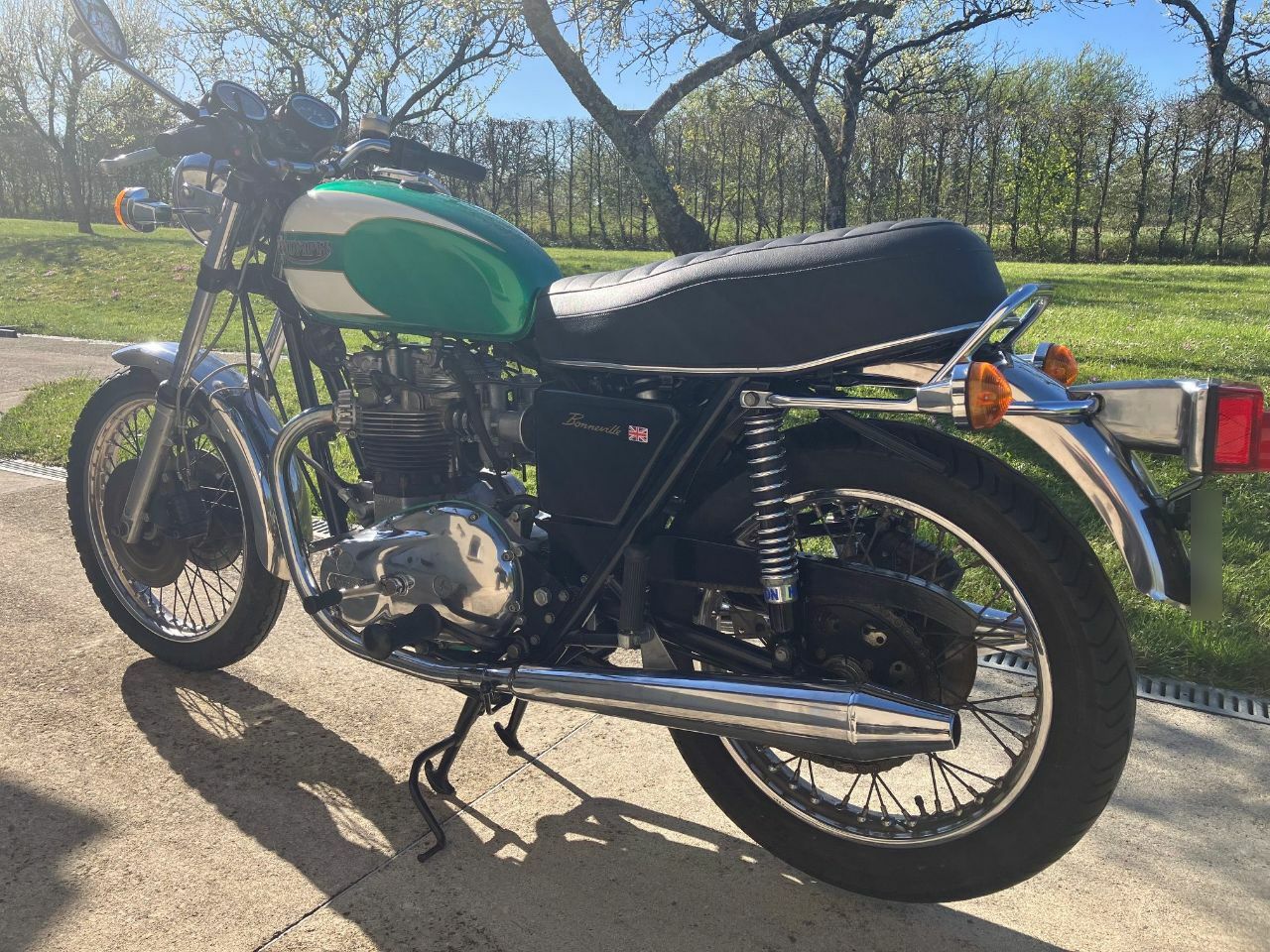 Photo TRIUMPH BONNEVILLE 750