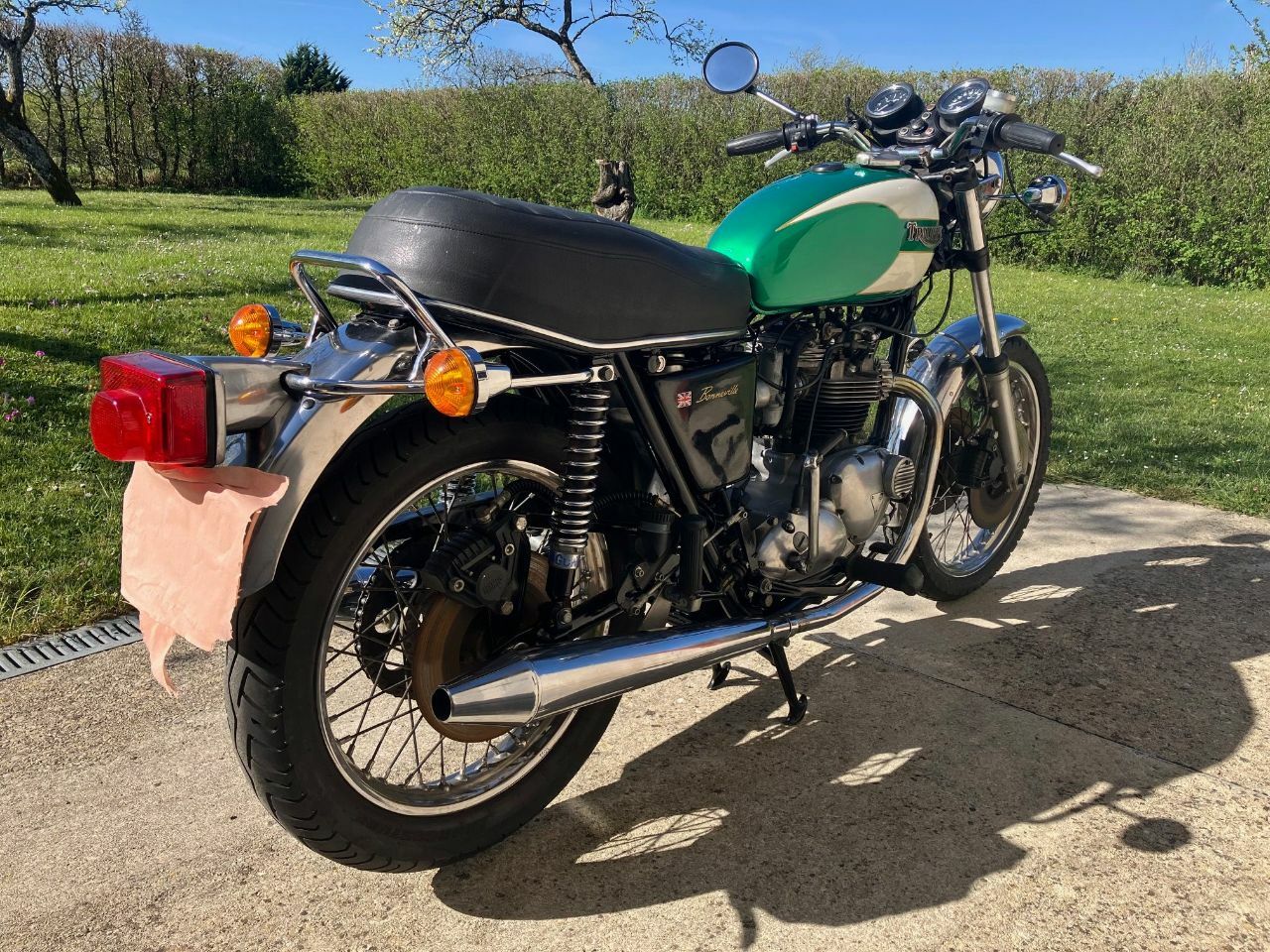 Photo TRIUMPH BONNEVILLE 750