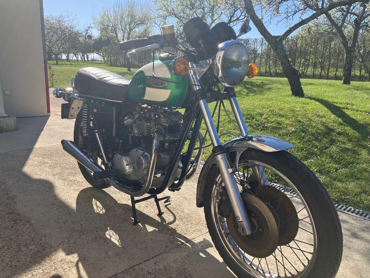 Photo TRIUMPH BONNEVILLE 750