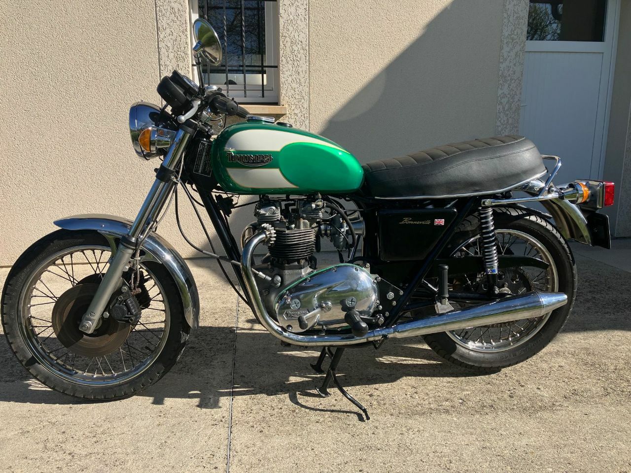 Photo TRIUMPH BONNEVILLE 750