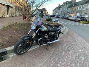 MOTO GUZZI V9 ROAMER