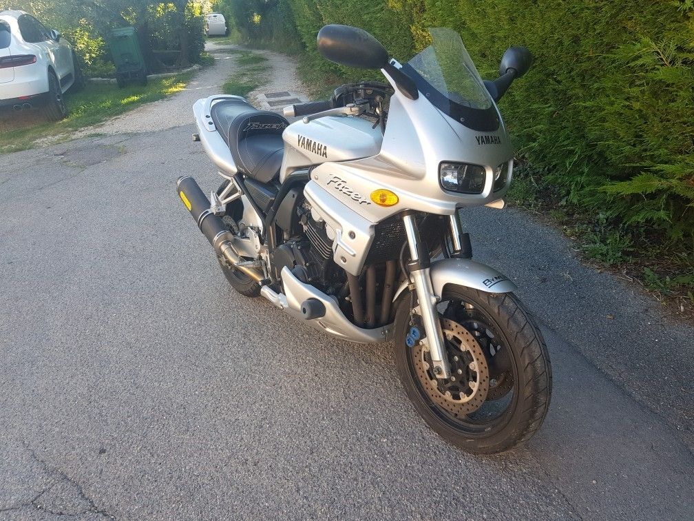 Photo YAMAHA FAZER 600