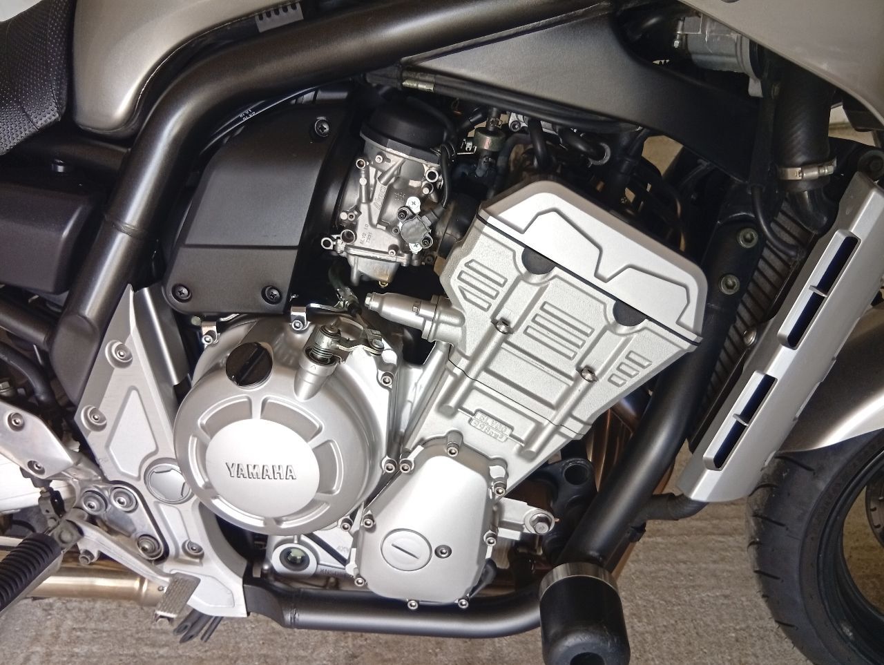 Photo YAMAHA FAZER 1000