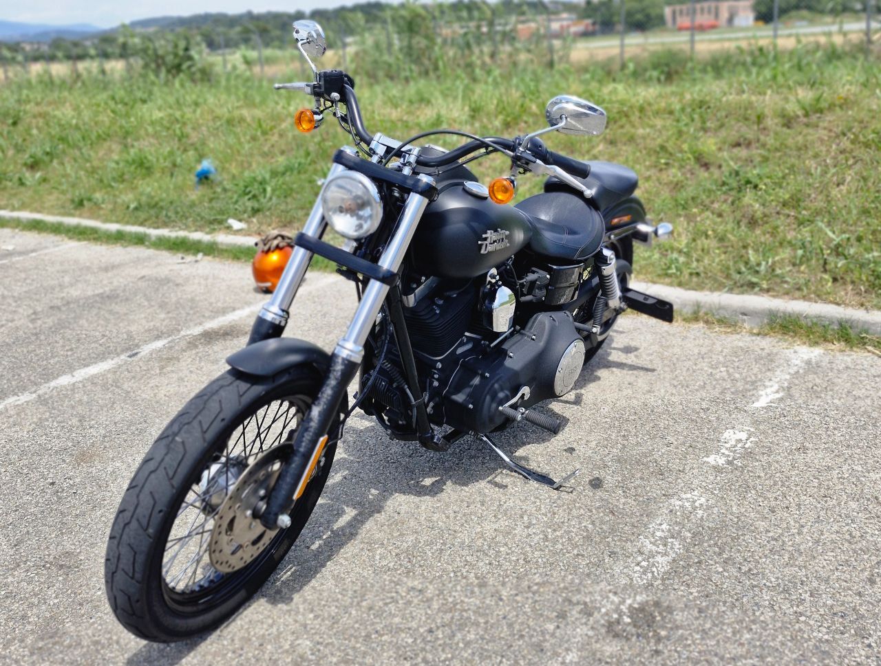 Photo HARLEY DAVIDSON STREET