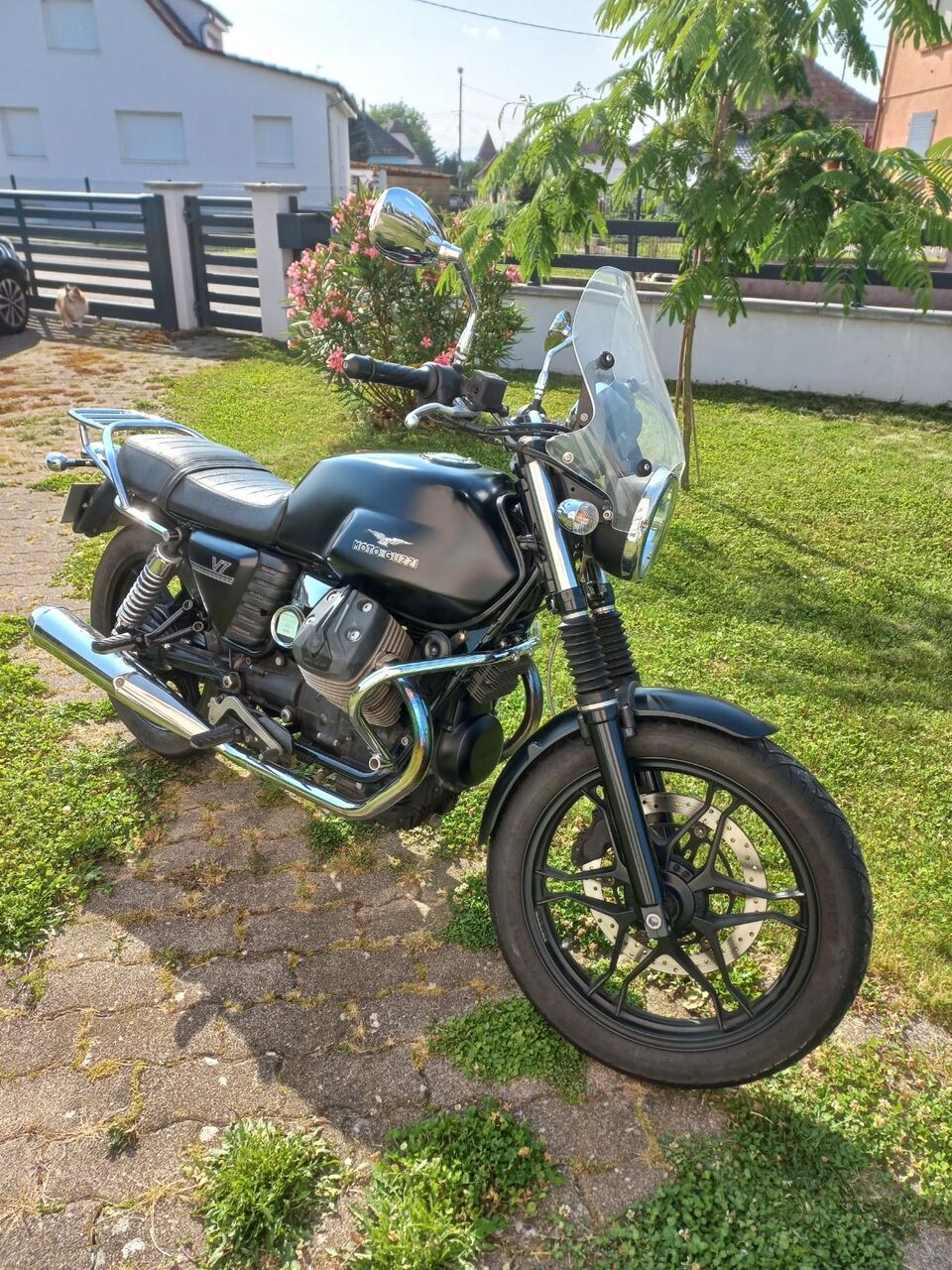 Photo MOTO GUZZI V7 STONE