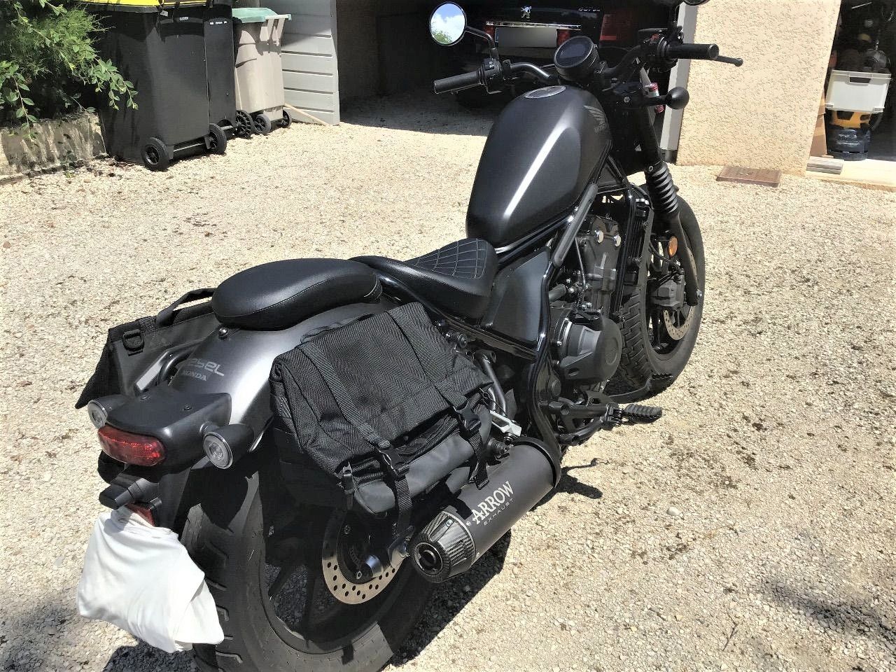 Photo HONDA REBEL 500 BLACK