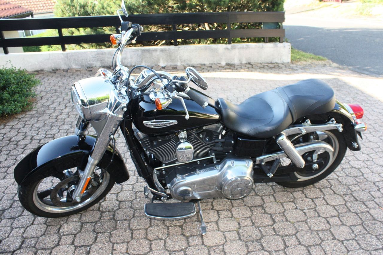 Photo HARLEY DAVIDSON FXD