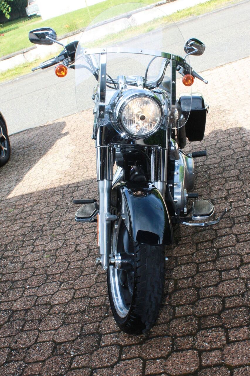 Photo HARLEY DAVIDSON FXD