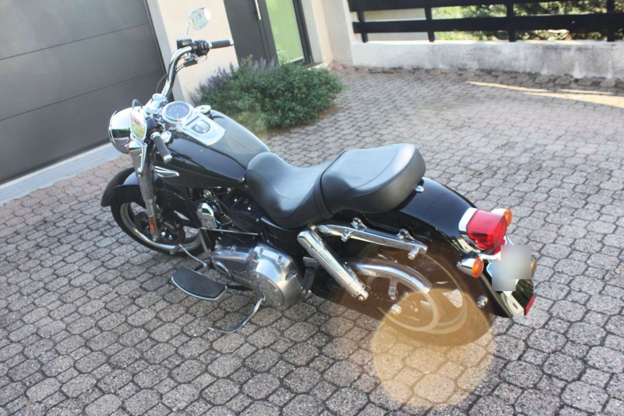 Photo HARLEY DAVIDSON FXD